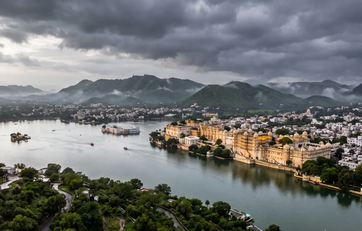 Udaipur Monsoon Guide: Lakes, Palace Views, Best Weeks